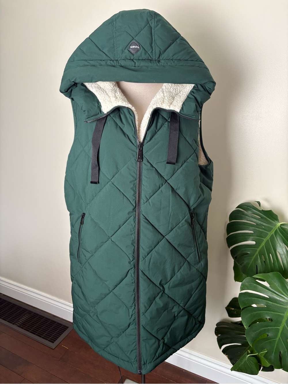 Koolaburra by Ugg Sherpa-Lined reversible Quilted Hooded Vest Forest Green